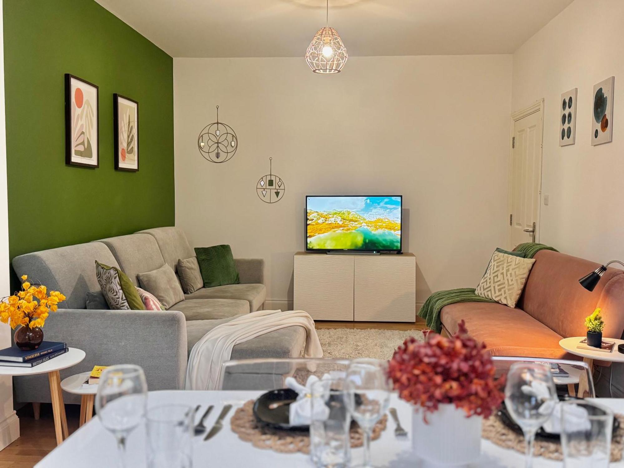 Modern 1-Bed Apt 30Min To Central London & Parking Kültér fotó