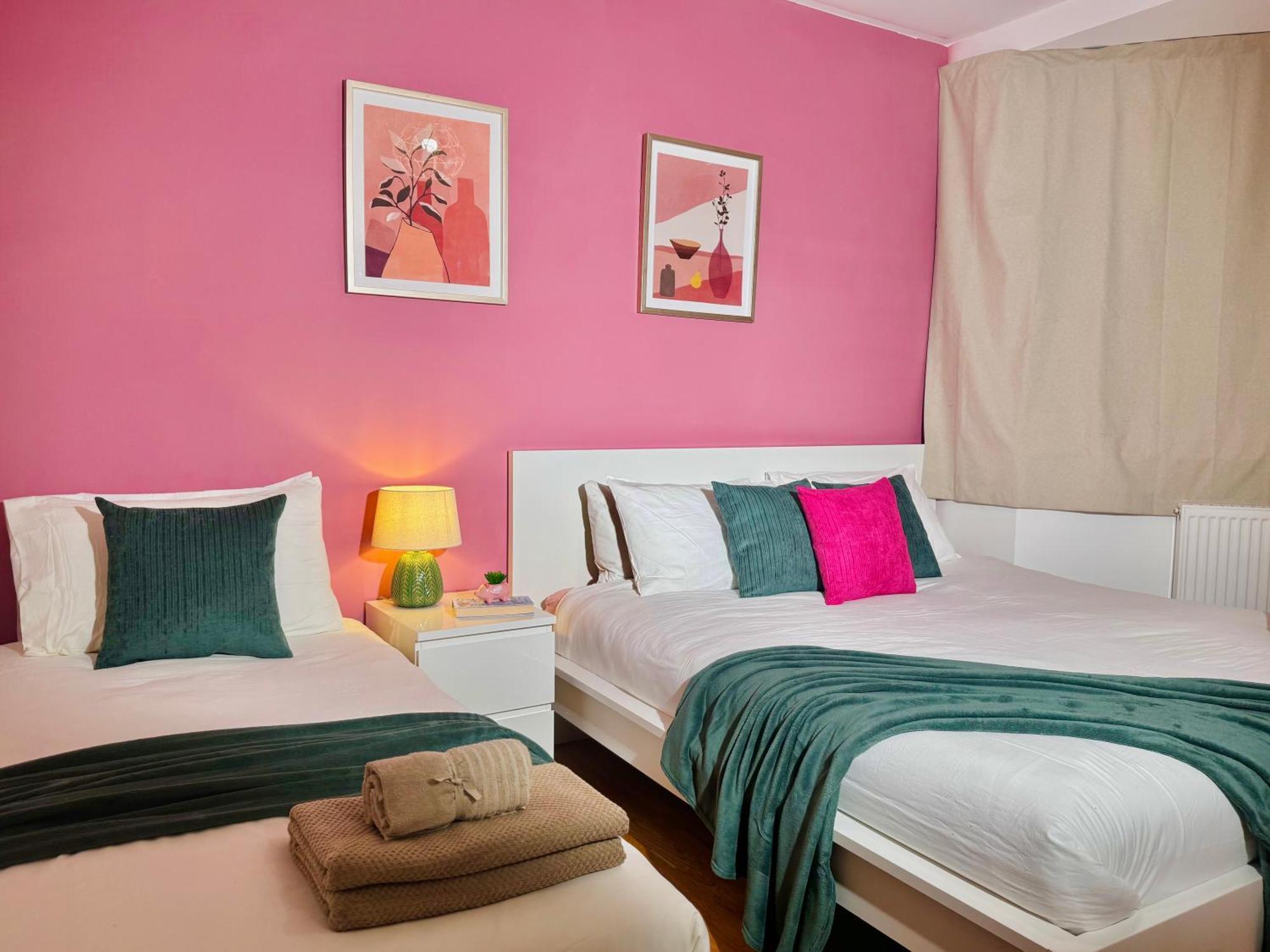 Modern 1-Bed Apt 30Min To Central London & Parking Kültér fotó