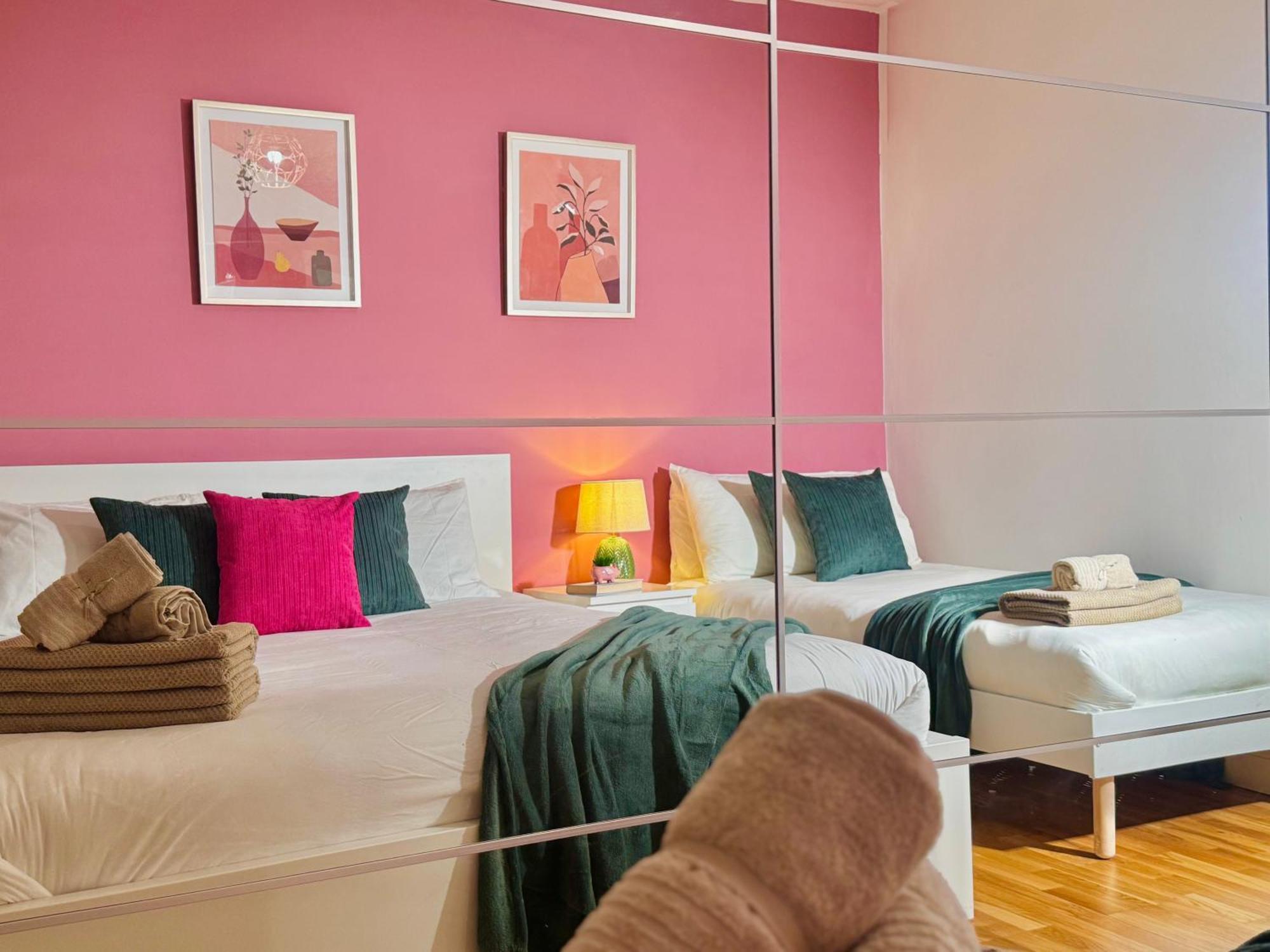 Modern 1-Bed Apt 30Min To Central London & Parking Kültér fotó