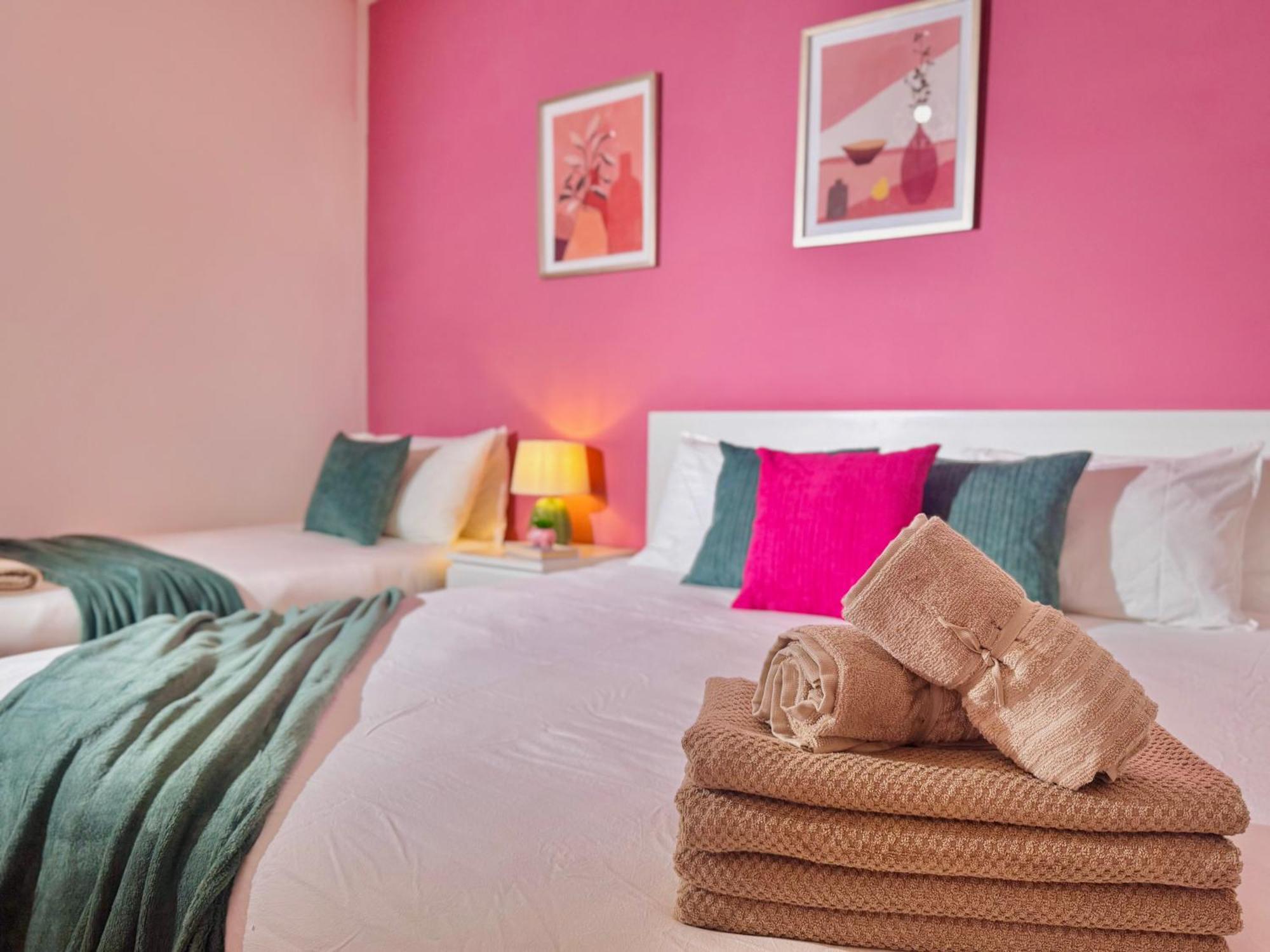 Modern 1-Bed Apt 30Min To Central London & Parking Kültér fotó