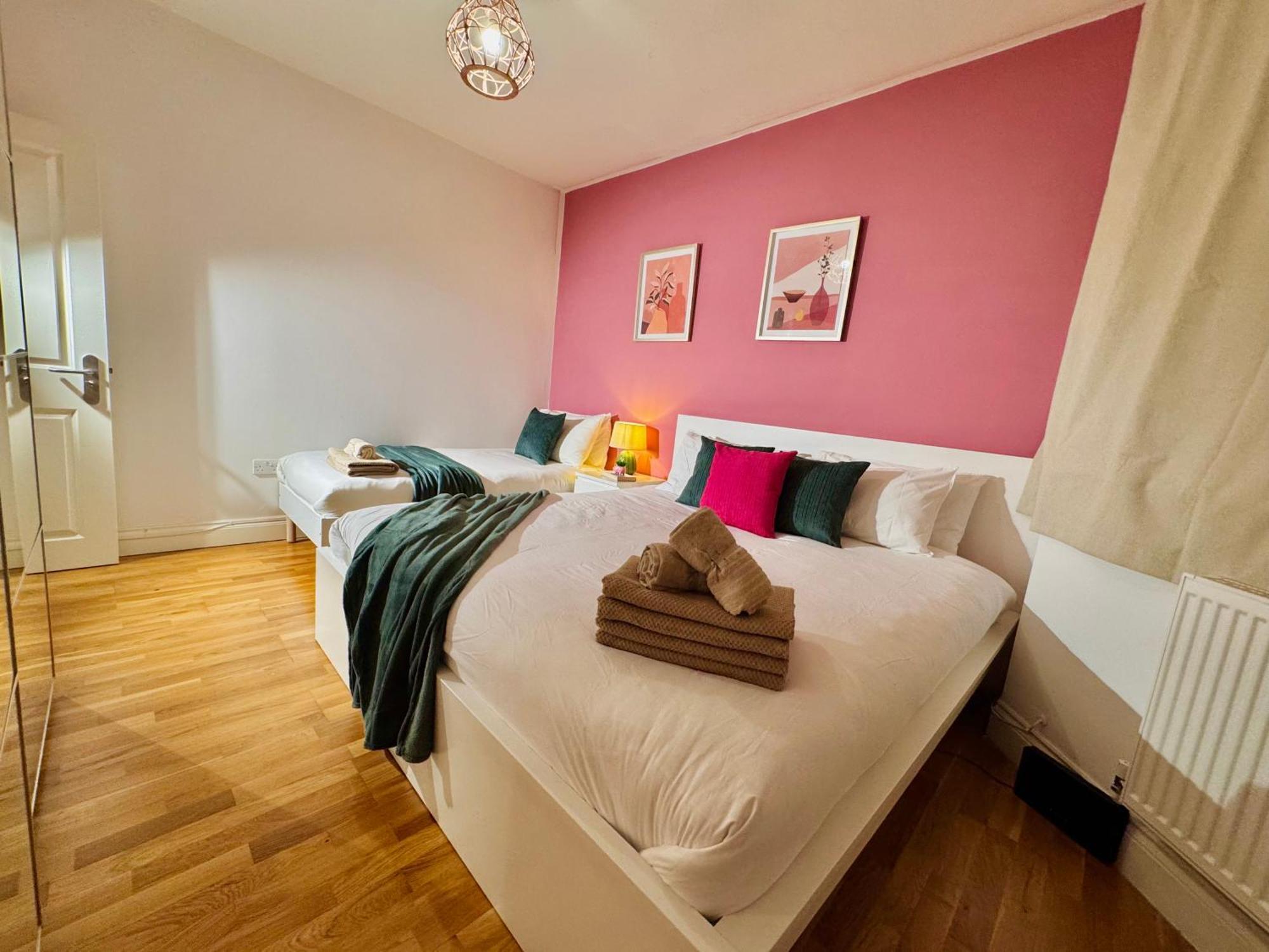 Modern 1-Bed Apt 30Min To Central London & Parking Kültér fotó