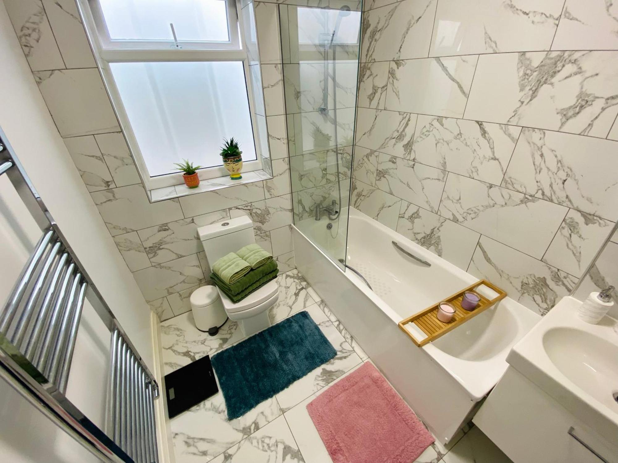 Modern 1-Bed Apt 30Min To Central London & Parking Kültér fotó